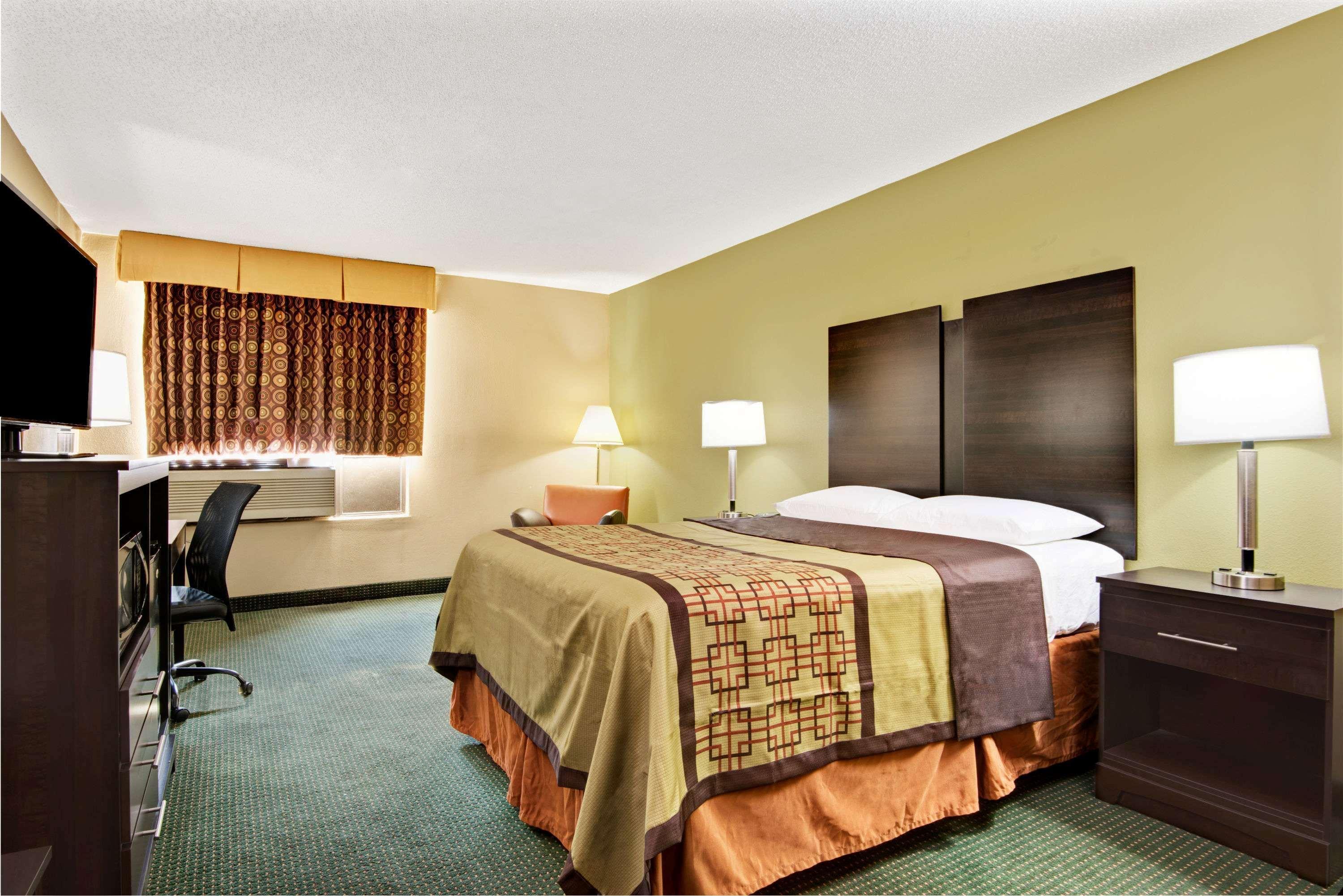 Hotel Super 8 By Wyndham Raleigh North East Exteriér fotografie